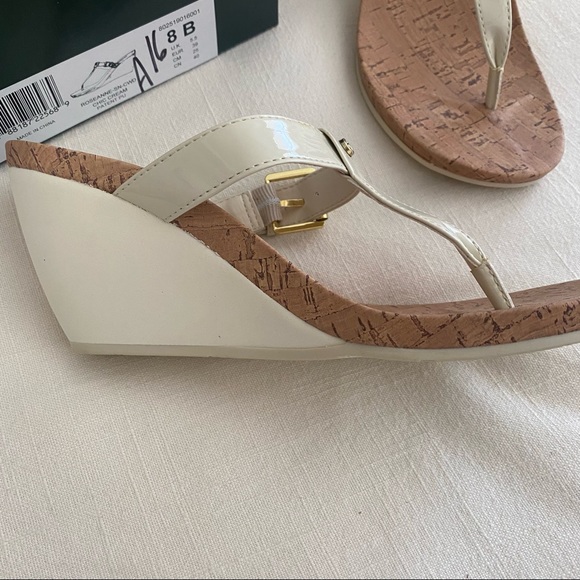 Ralph Lauren Sandals NEW in Box - Picture 4 of 6